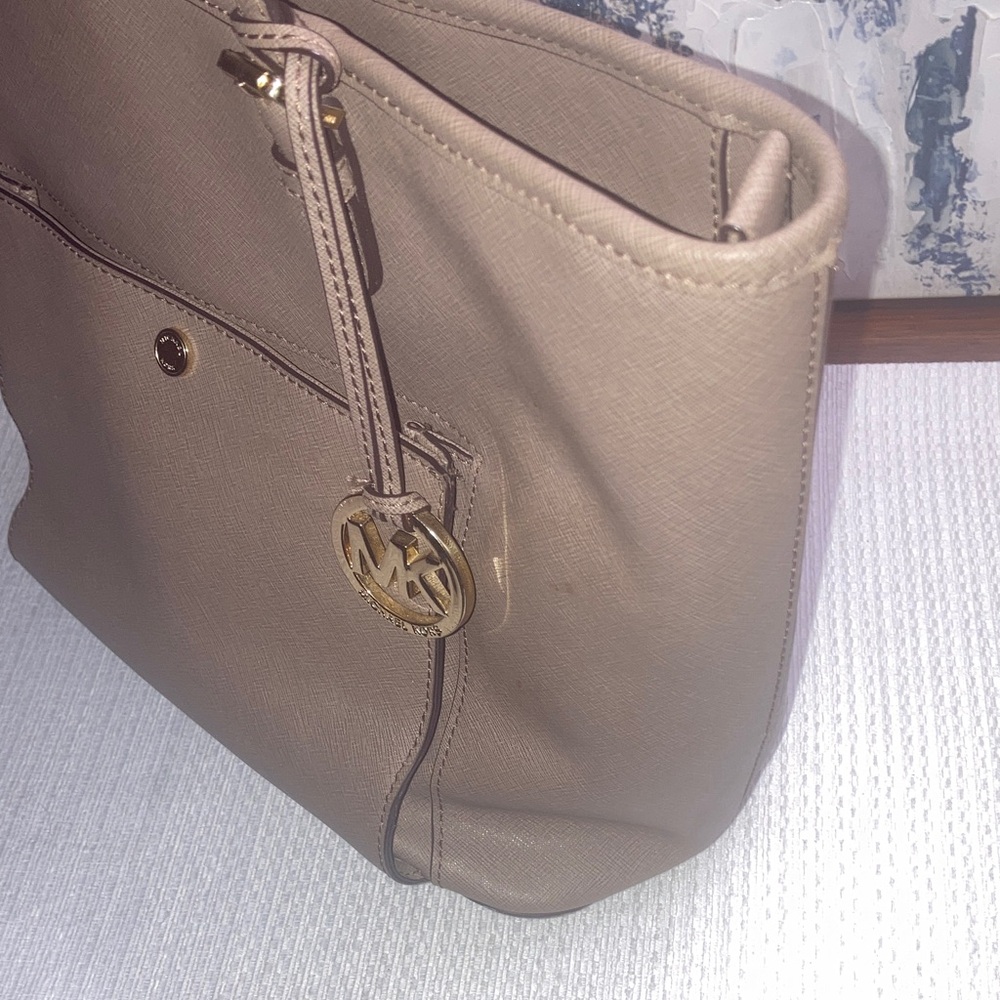 Geniune  MICHAEL by Micheal Kors Large Jet Set  Tote  with multiple organizers! - Picture 10 of 17